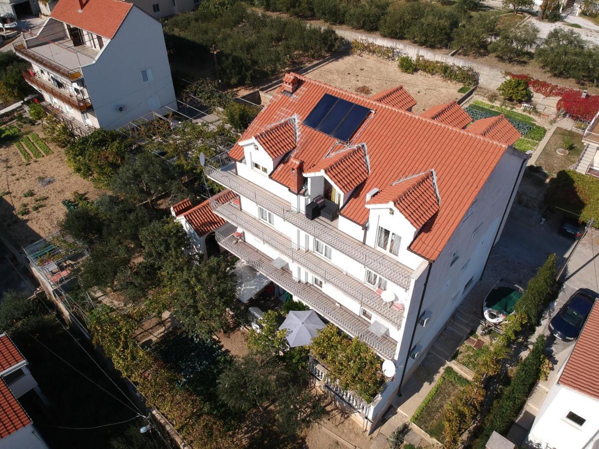Villa Milic*** Donji Seget Exterior foto